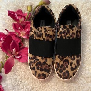 Steve Madden Leopard Giggle Sneakers Size 7M
